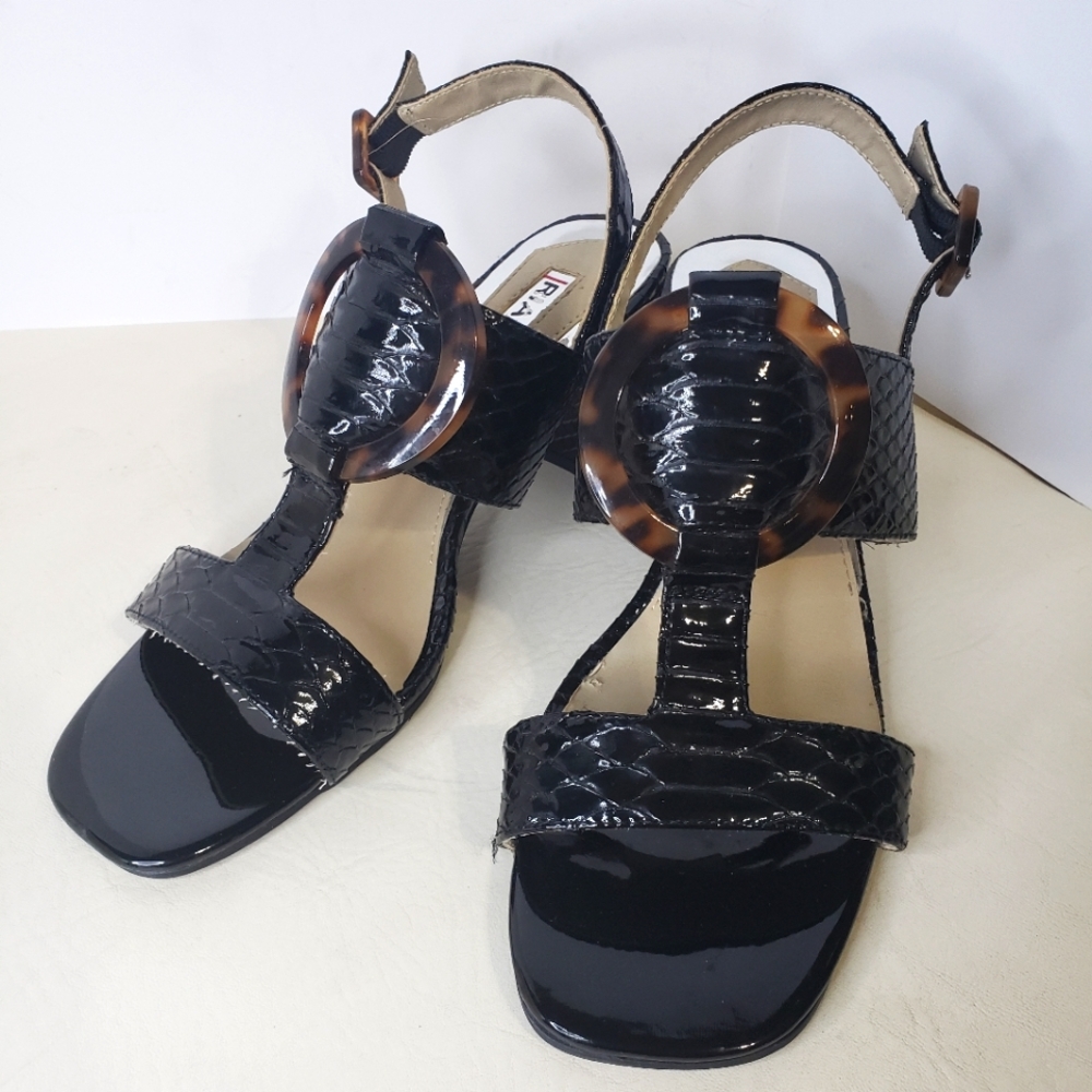 Rialto Shoes "Saomi" Women's Sandals Size 9M